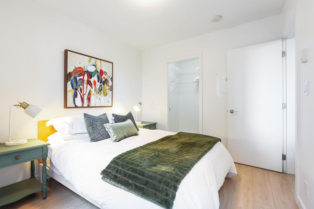 listing image 1107993970382972469