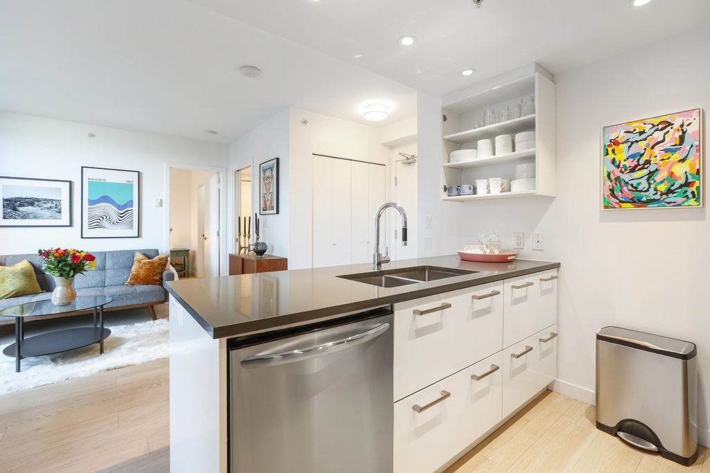 listing image 1107846190248752509
