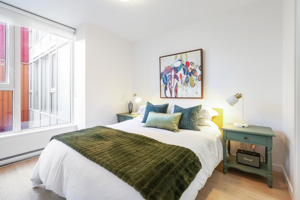 listing image 1106492236173872847