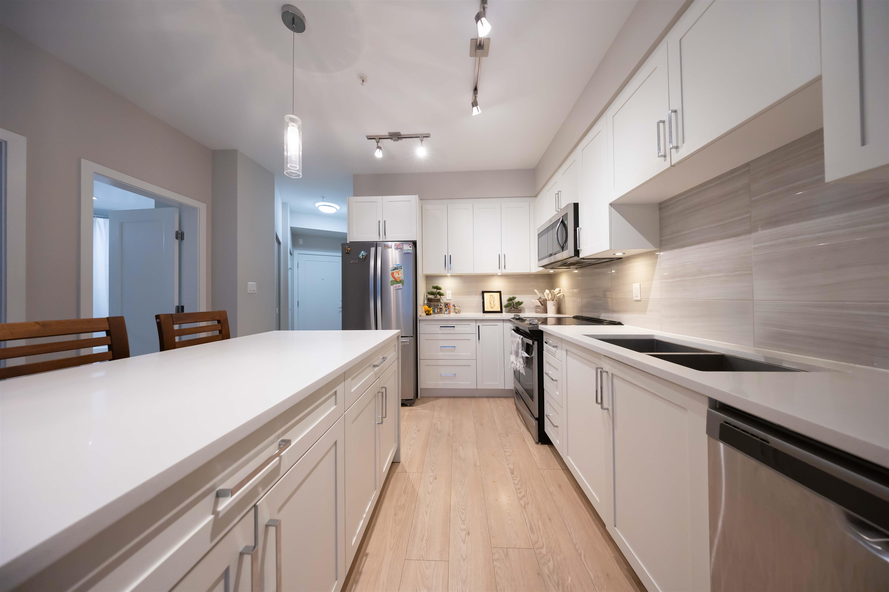 20211 66 Avenue D202