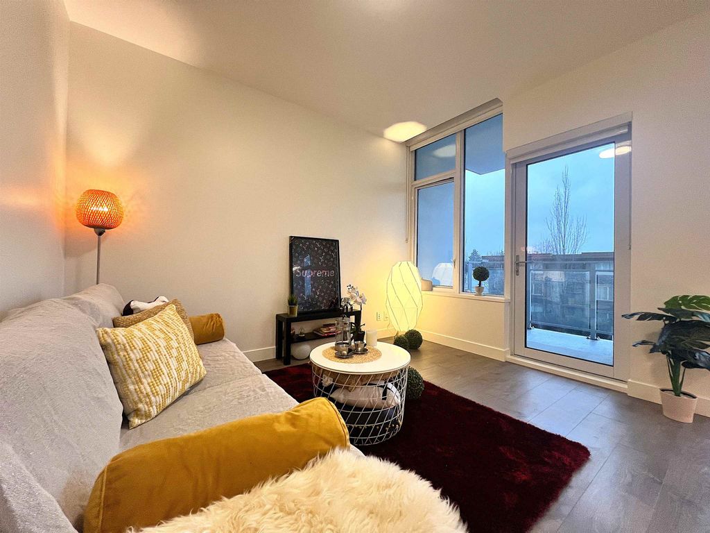 listing image 1103045930676487421