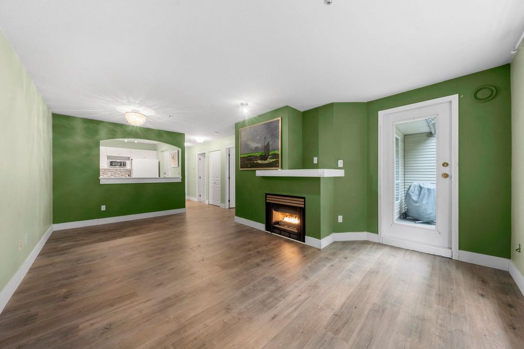 listing image 1102168406915164377