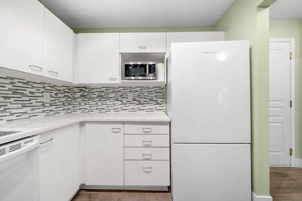 listing image 1109605845504450224