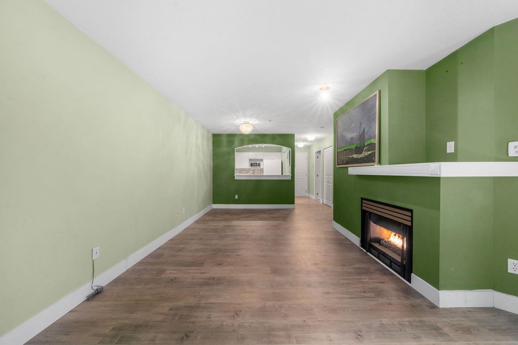 listing image 1100542688338382590