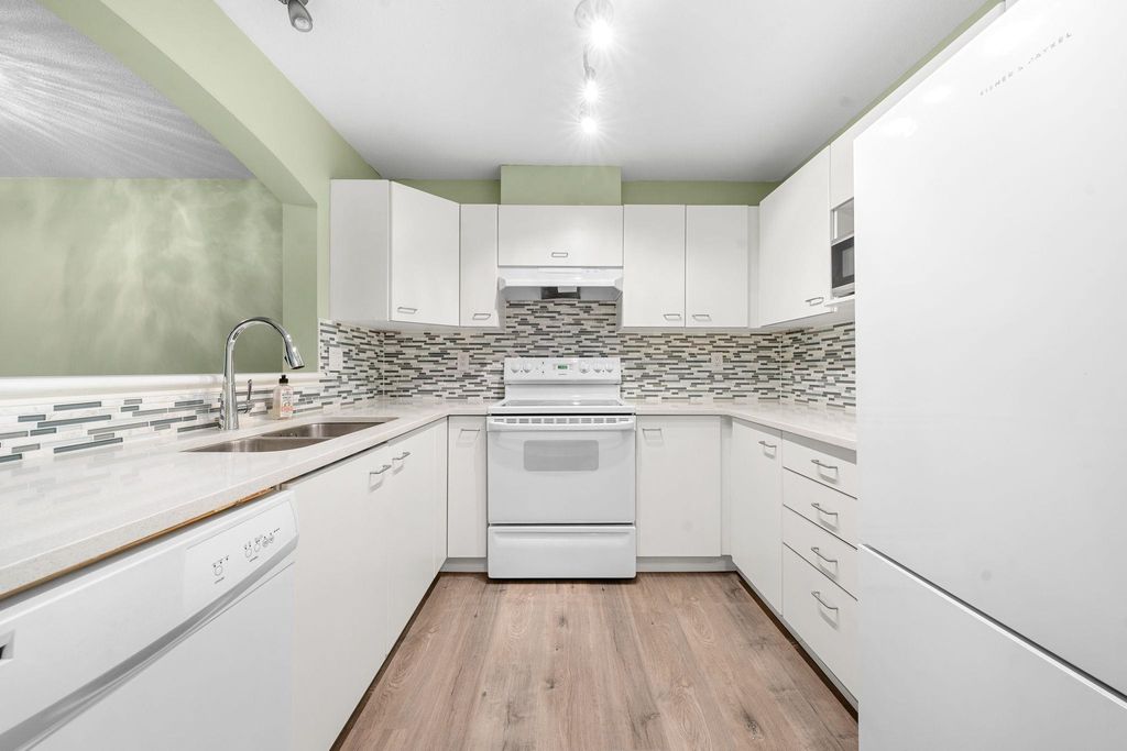 listing image 1104400119215321146