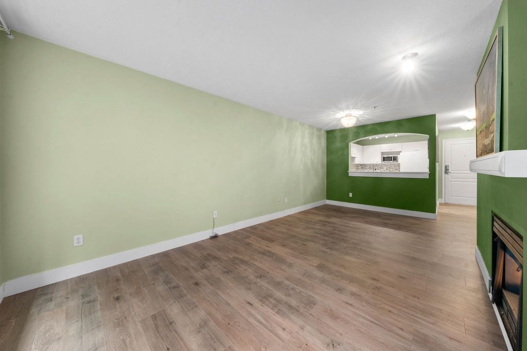 listing image 1109058939941160681