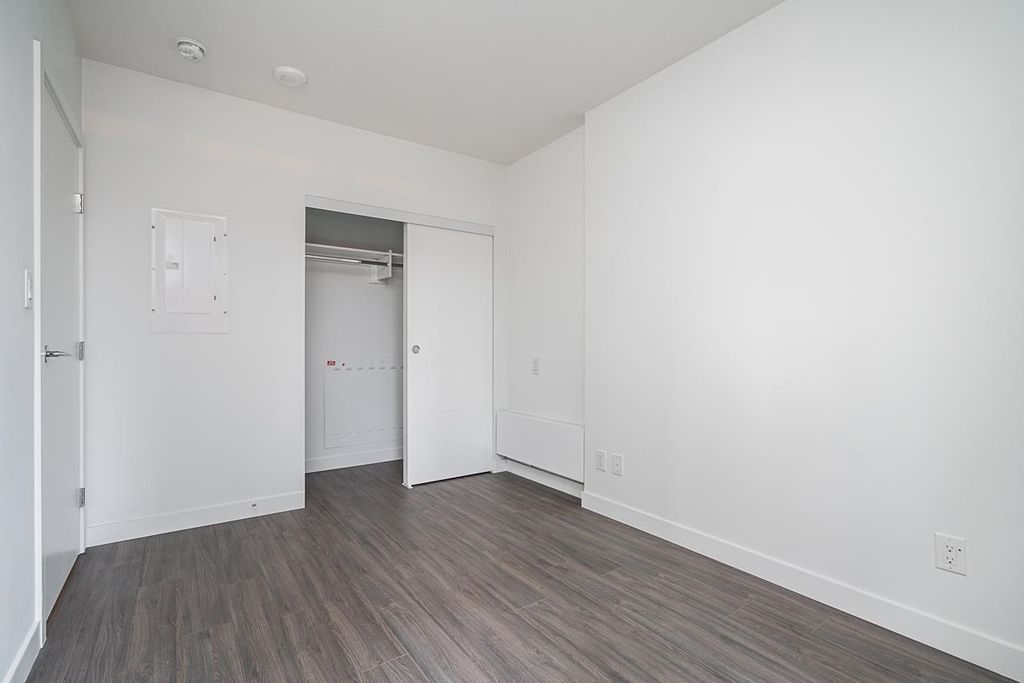 listing image 1103498913768081082