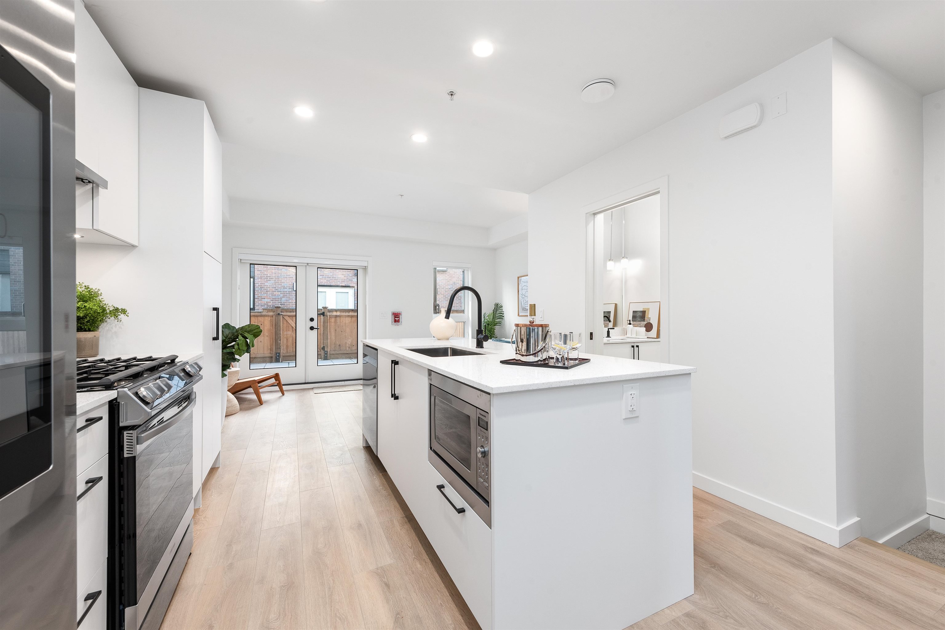 535 E 2nd Street 135