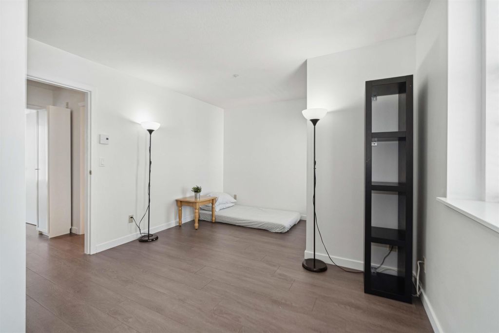 listing image 1105893088499330131