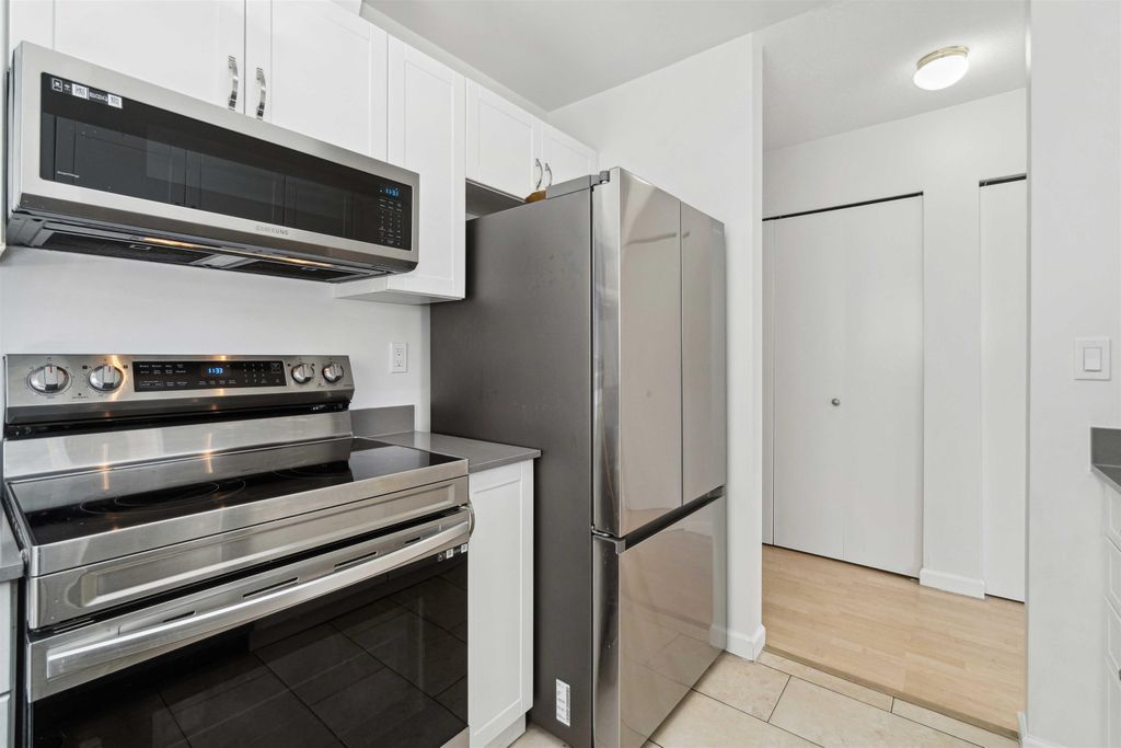 listing image 1102153517492321343