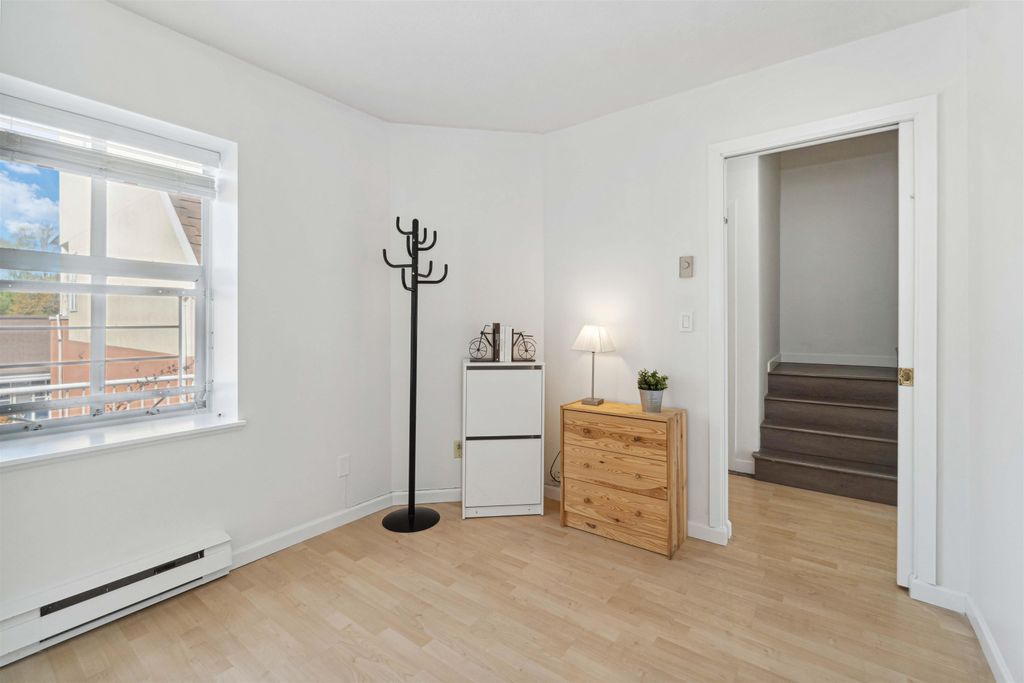 listing image 1104833676249746685