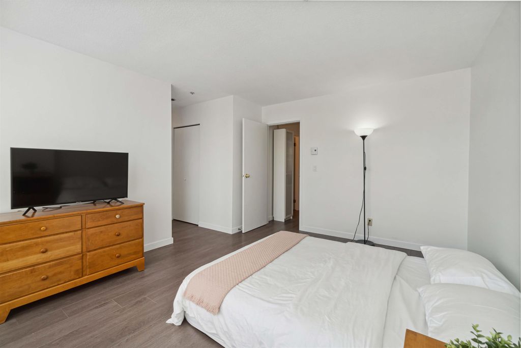 listing image 1102090456622882169