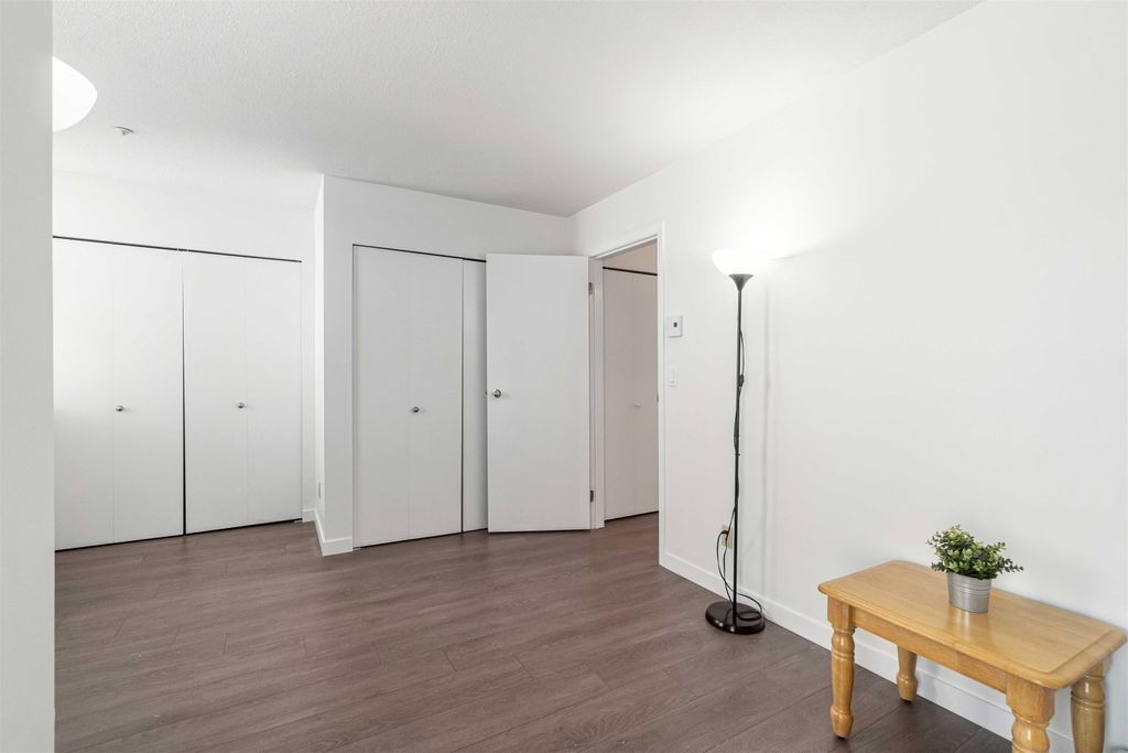 listing image 1104355918334680970