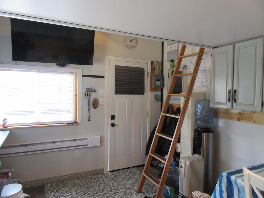 listing image 1103451230522773606