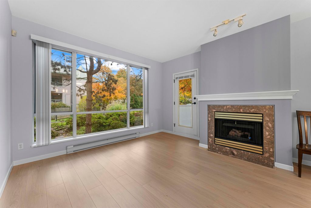 listing image 1104008994174894239