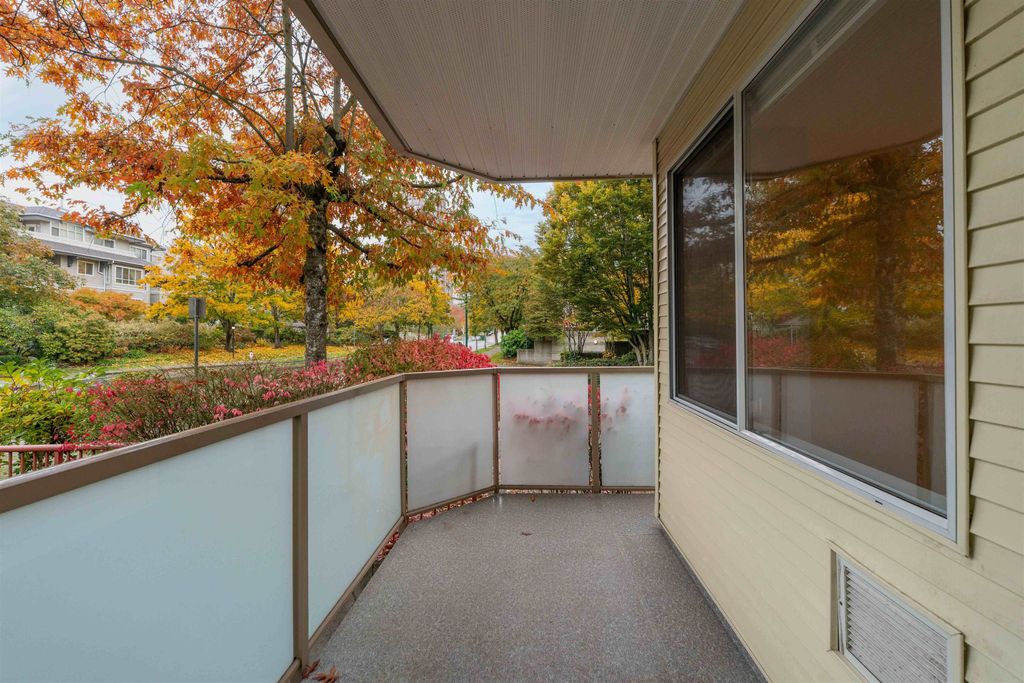 listing image 1104992638681494719