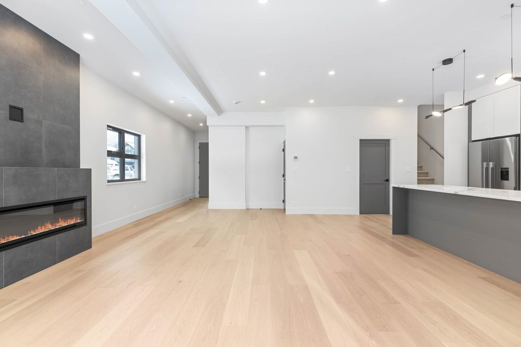 listing image 1101835720513891162