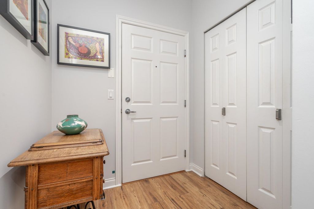 listing image 1109906918521955823