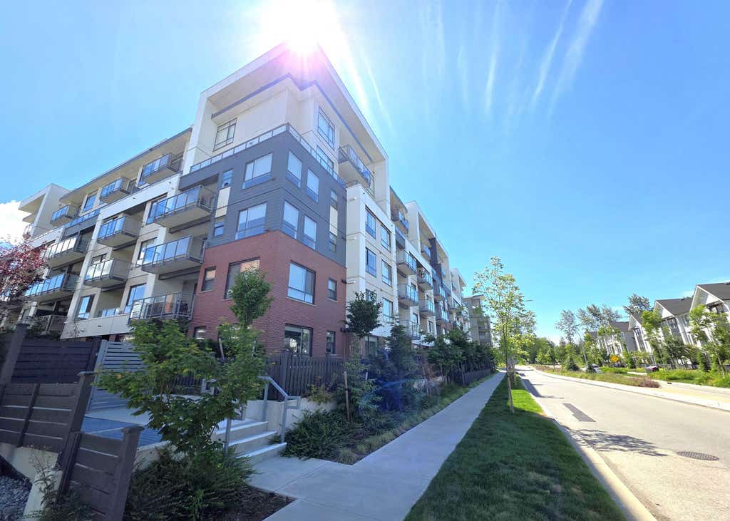 Photo of 7936 206 Street #117, Langley, BC V2Y 3X1 (MLS # R3131215)