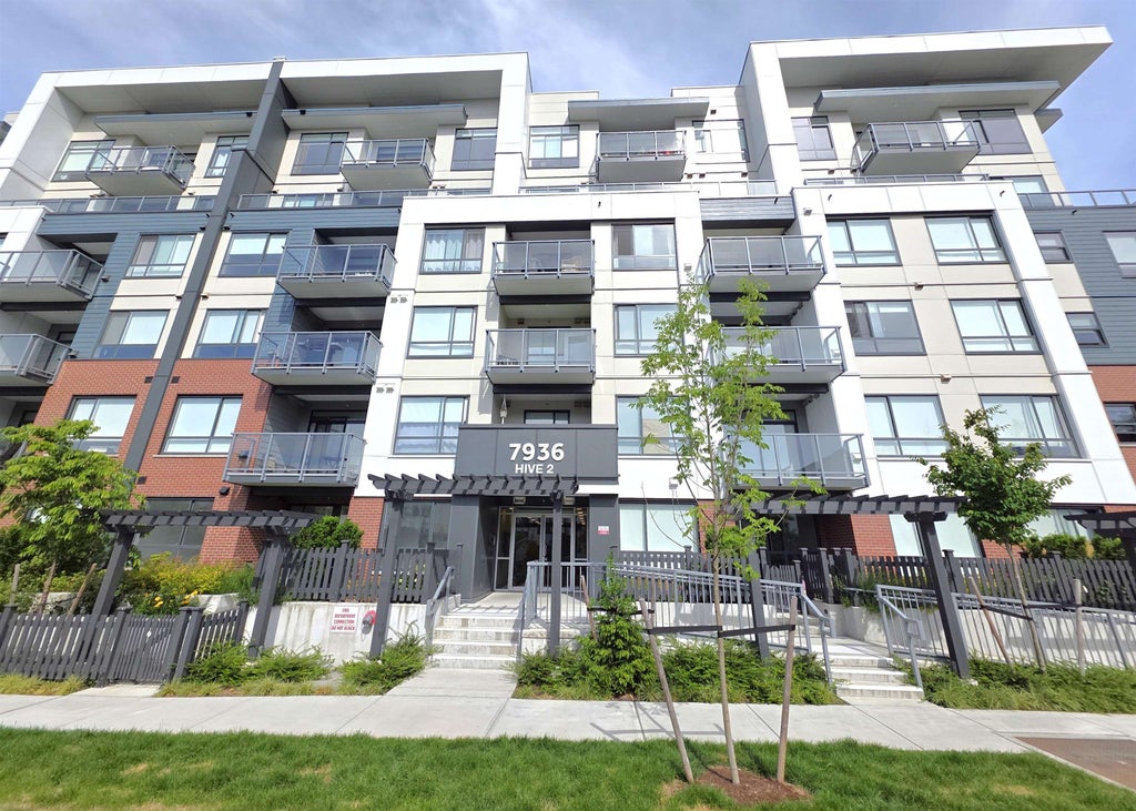 Photo of 7936 206 Street #117, Langley, BC V2Y 3X1 (MLS # R3131215)