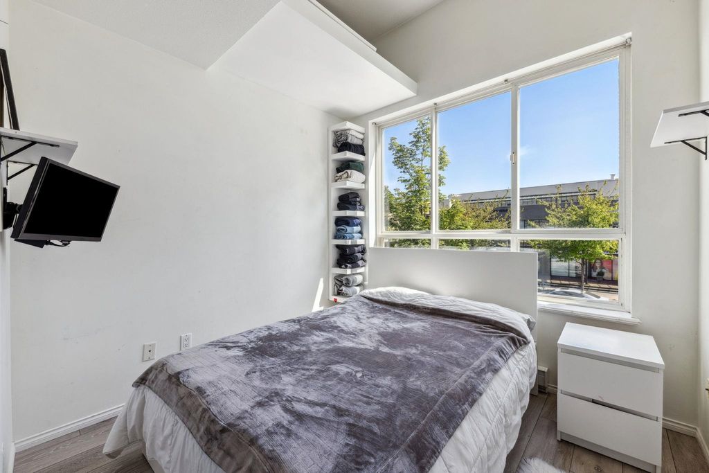 listing image 1101879432469505475