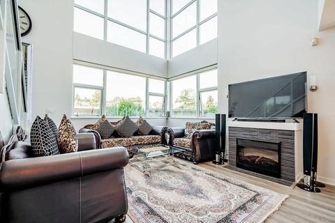 2225 Holdom Avenue 304 Burnaby BC V5B 0A1