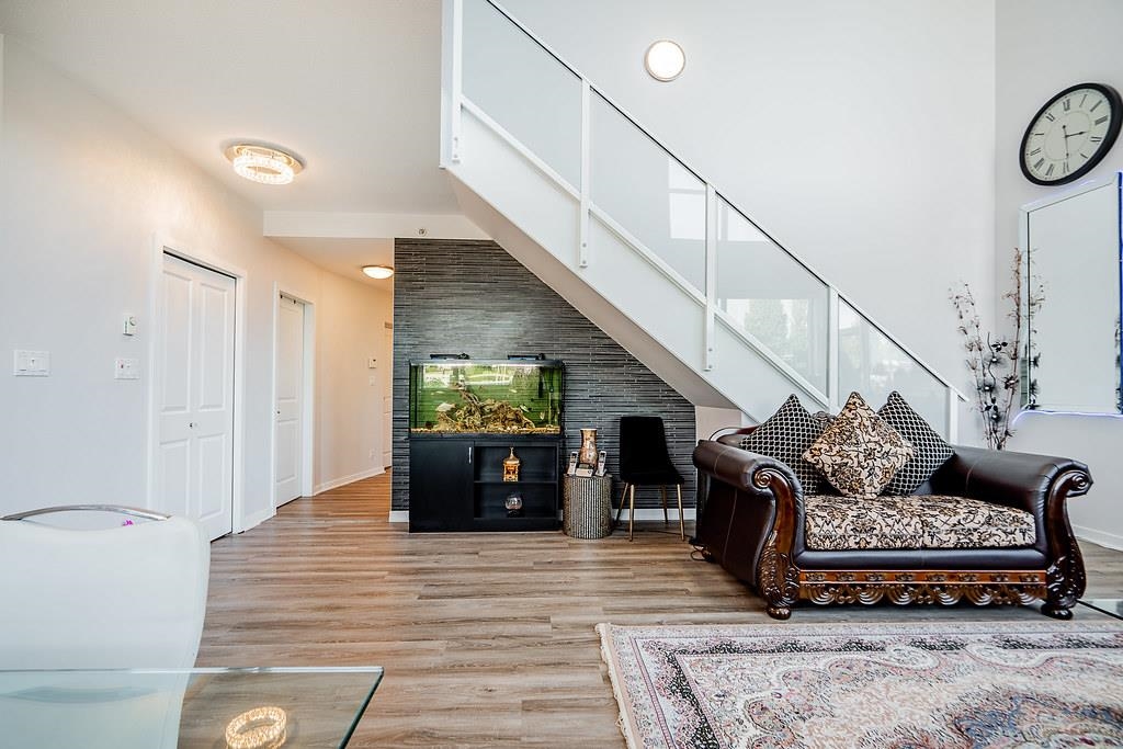 2225 Holdom Avenue 304