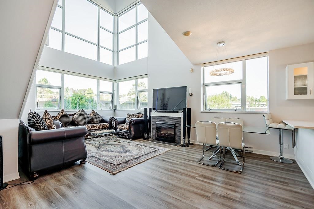 2225 Holdom Avenue 304