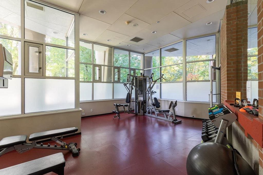 listing image 1105847165171309312