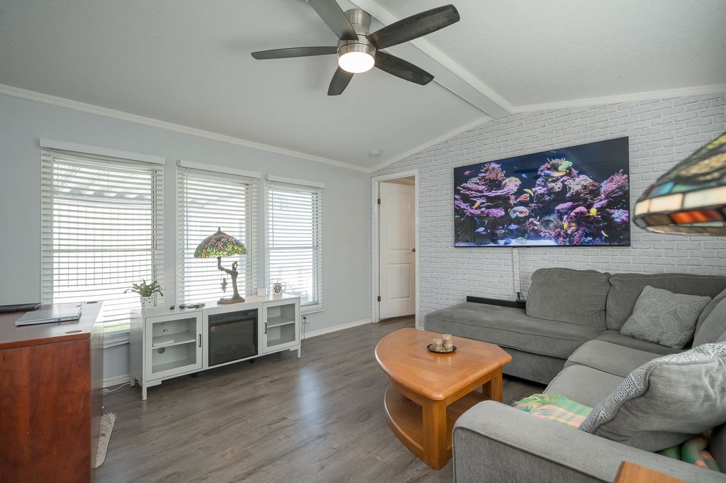 listing image 1104419940783801006