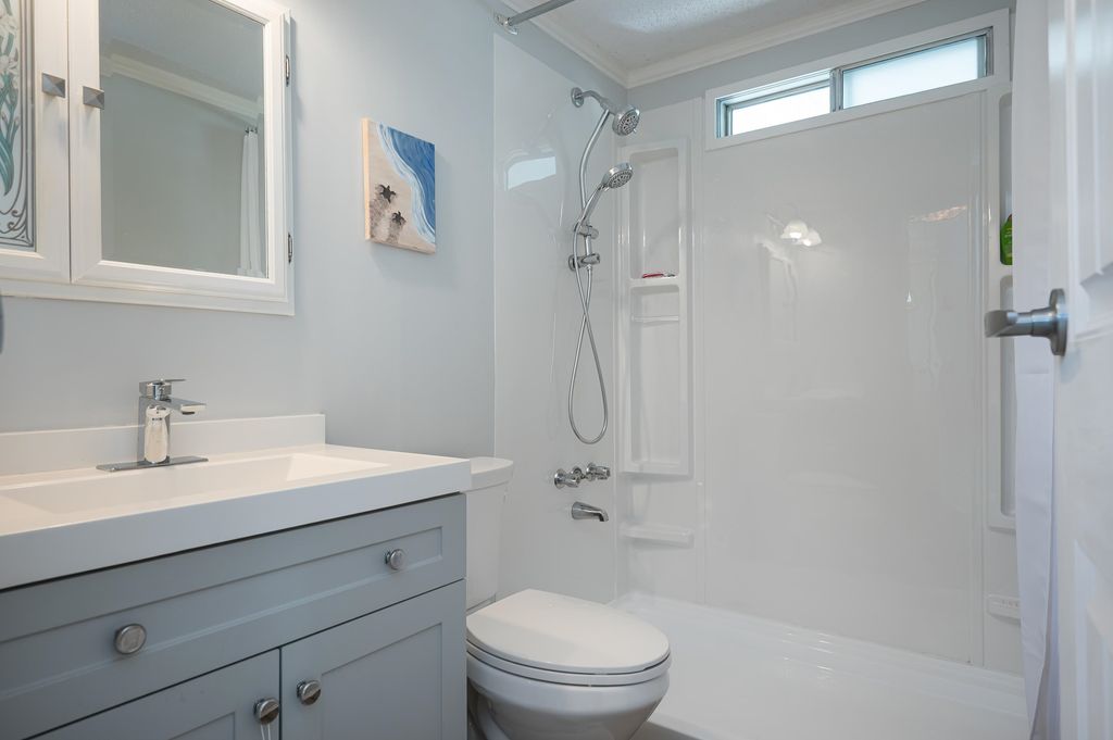 listing image 1107721931459401707