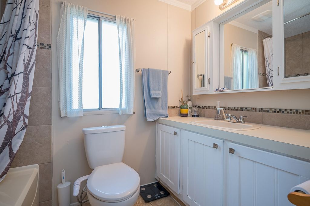 listing image 1100303663260931070