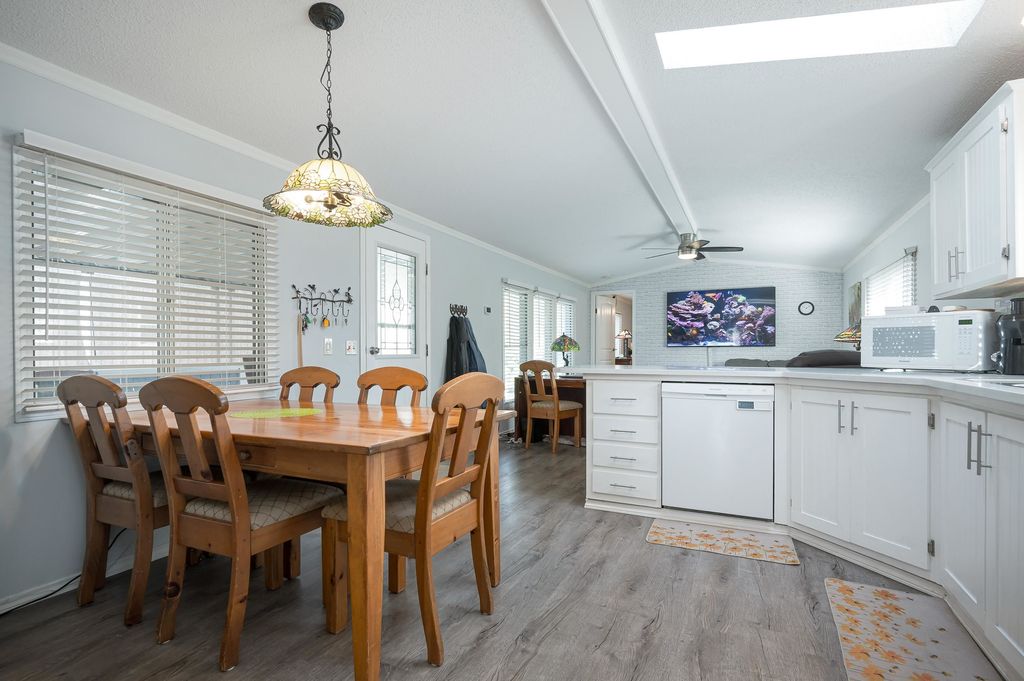 listing image 1101928190460354067