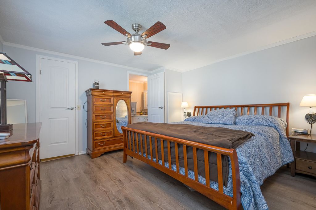listing image 1103026763784506642
