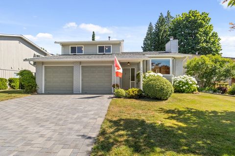1605 Hemlock Place Port Moody BC V3H 4A7