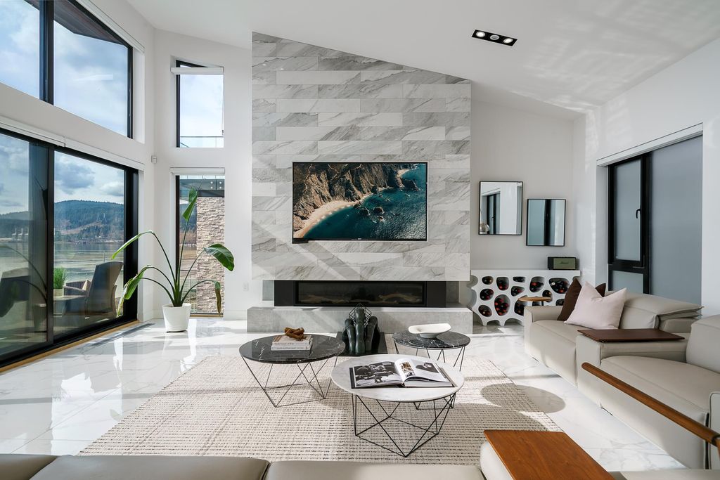 listing image 1108125463697030592