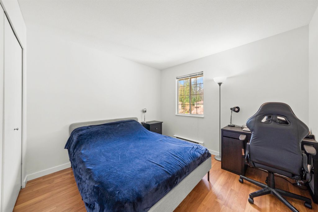 listing image 1103606370346290689