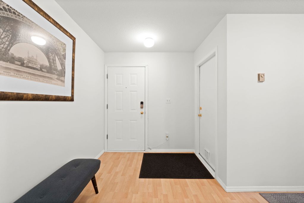 listing image 1109747349493565904
