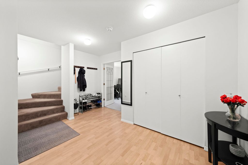 listing image 1100515717353684135
