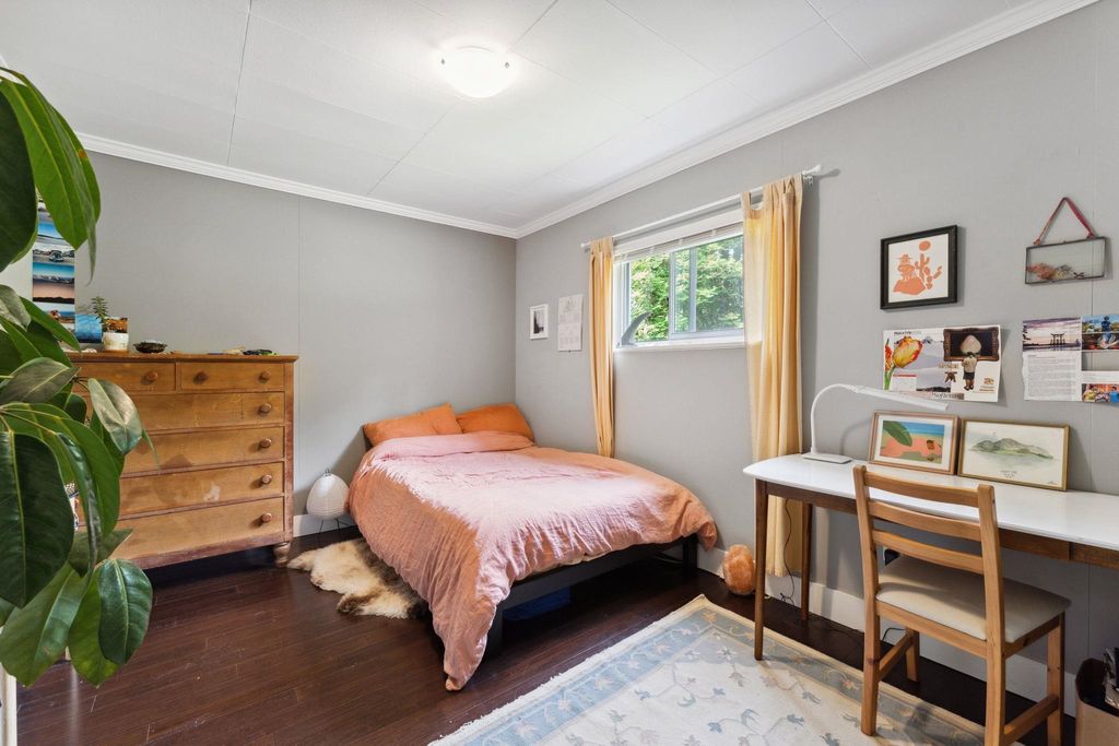 listing image 1105552753292421313