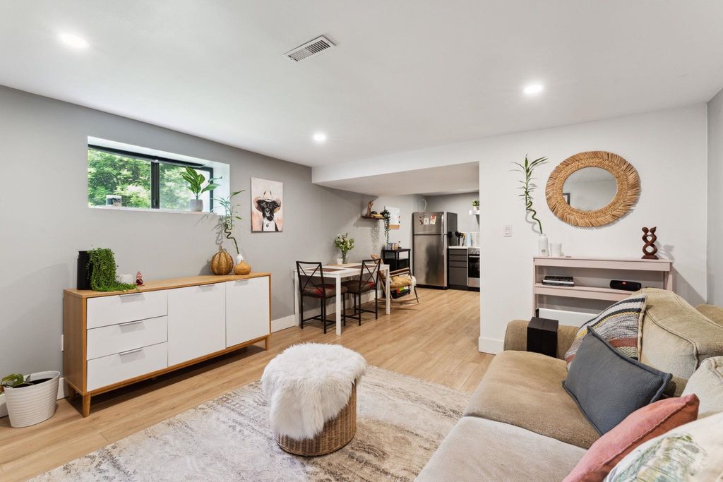 listing image 1108051112765693591