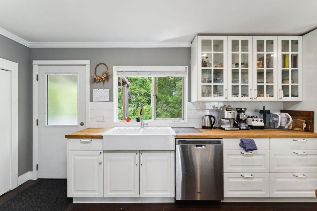 listing image 1106701406820991787