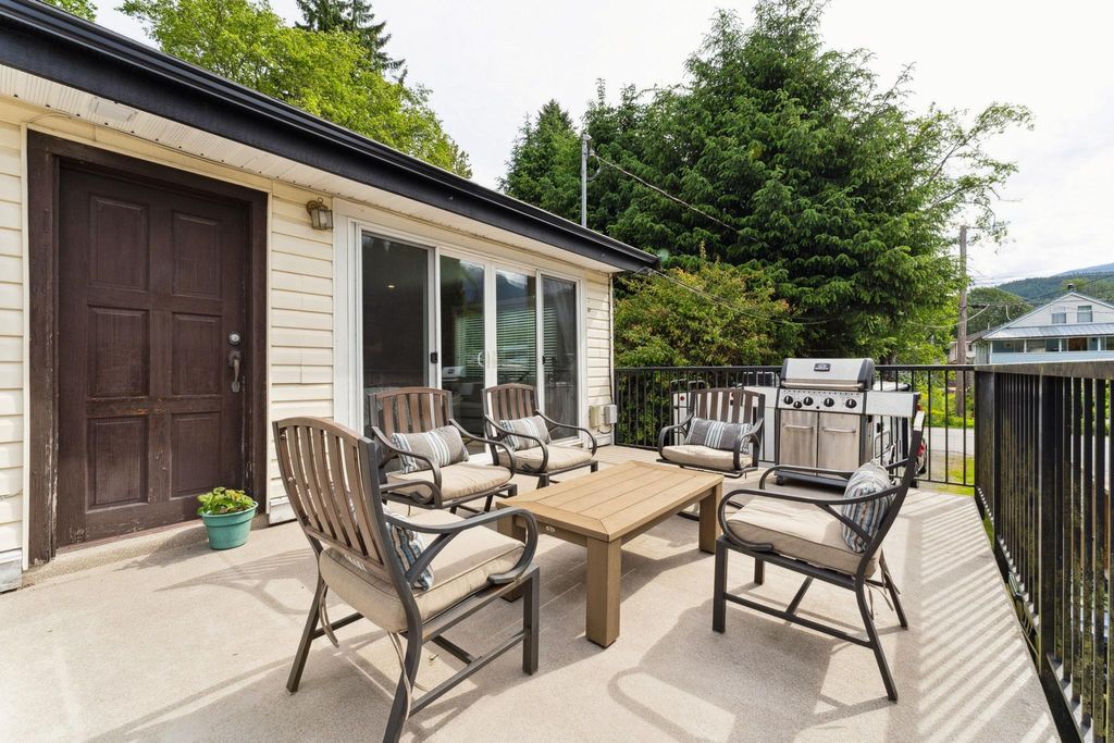 listing image 1106037931572257537