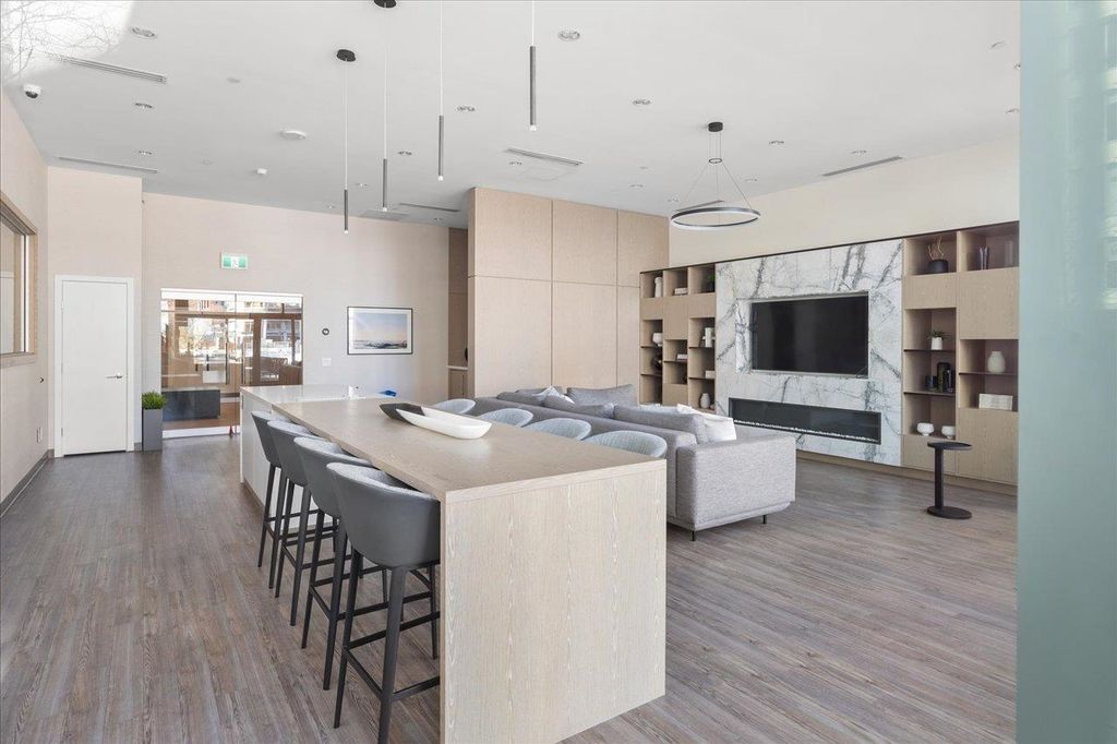 listing image 1102131667633289705