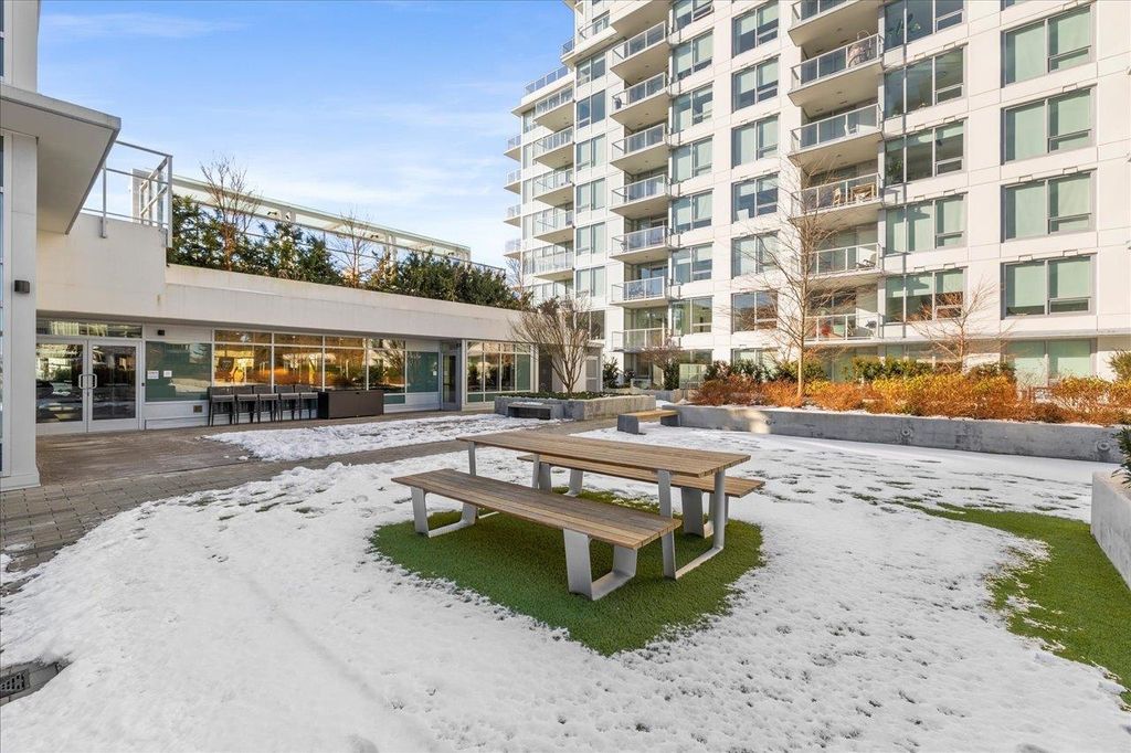 listing image 1102446301112986169