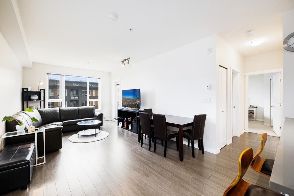 listing image 1100180836967141394