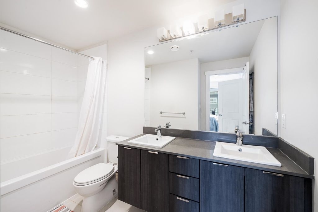 listing image 1100093289444636157