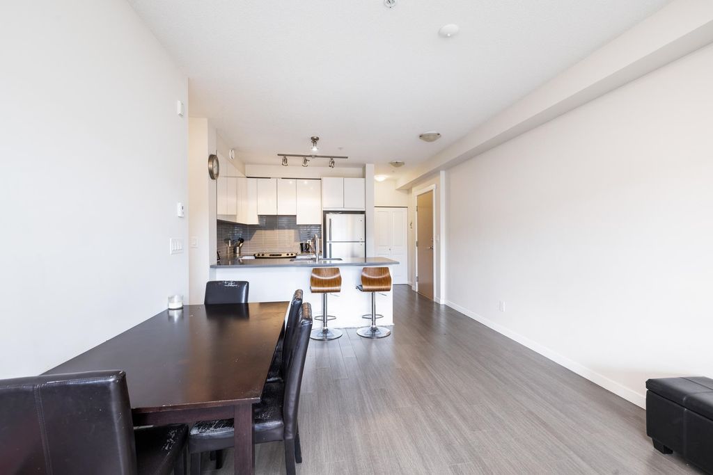 listing image 1105558324885063652