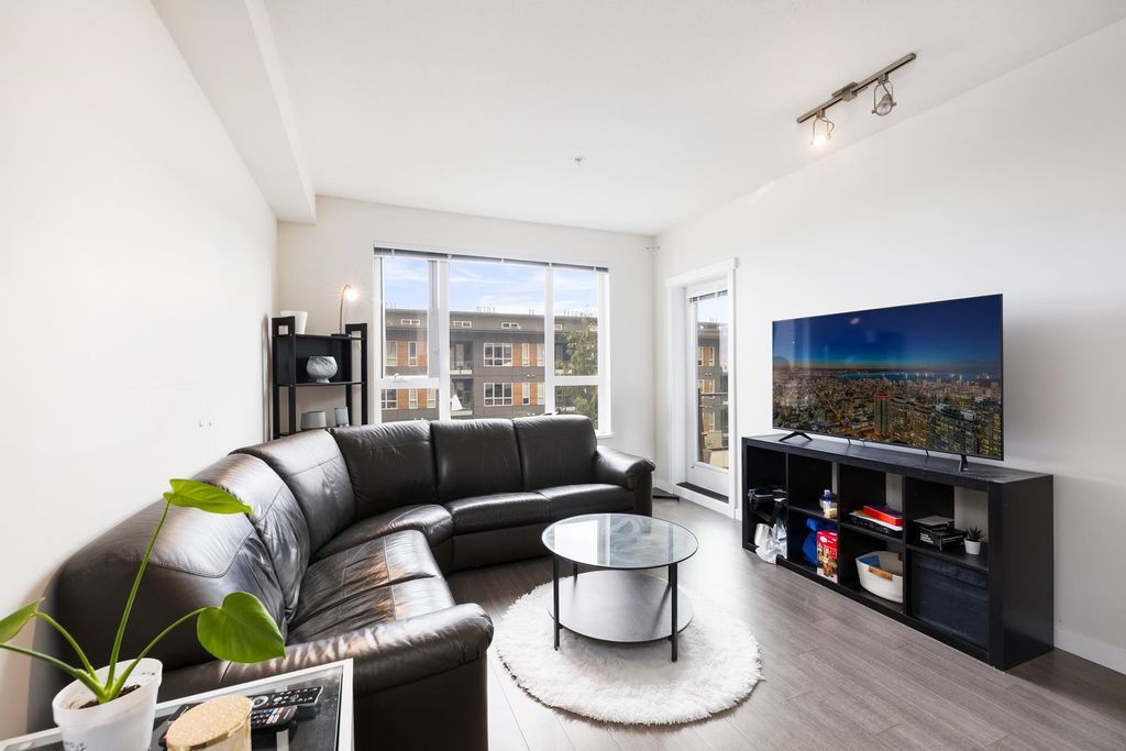 listing image 1109078613404616855