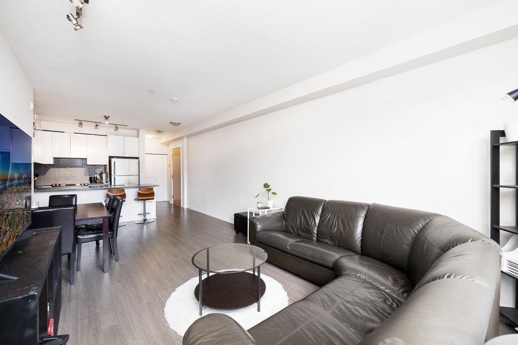 listing image 1109552755875688645